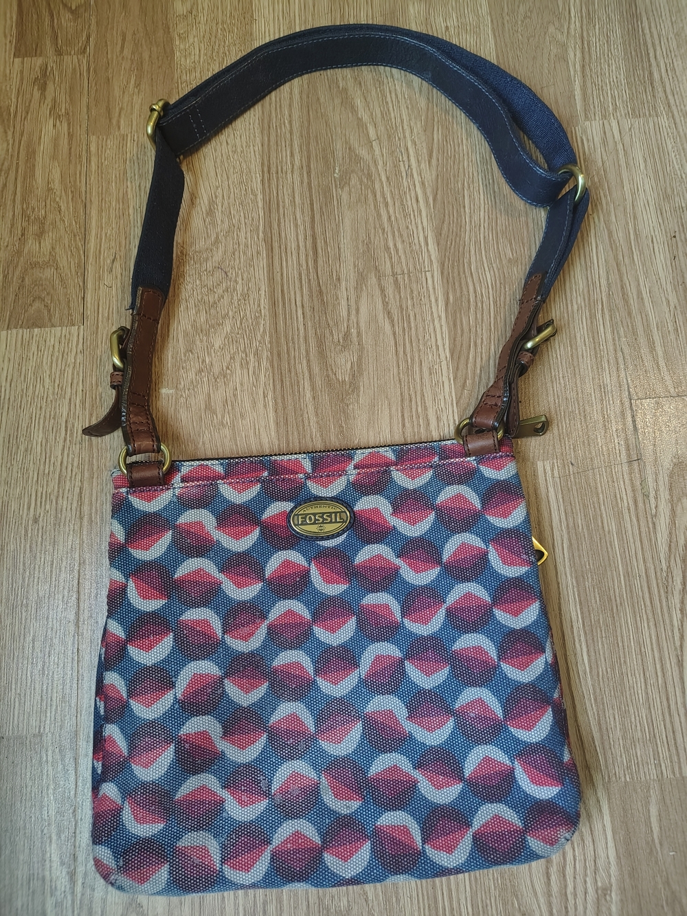 Fossil Explorer Red/Blue Geometric Wave Canvas Crossbody Leather Trim Bag Boho